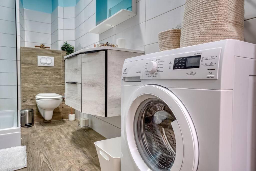 Cozy Modern Apartment Fiume Esterno foto